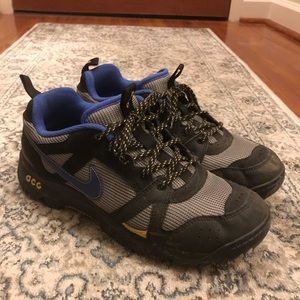 Nike ACG Low Hiking Shoes Sz 10